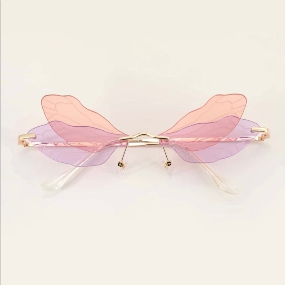 FINAL SALE PRICE Butterfly Sunglasses 🦋 - Picture 5 of 7